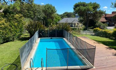 Cod 429 - VENTA / Avutarda entre Nogal y Mimbre - a 1 cuadra de la playa!!