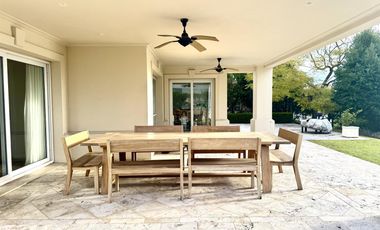 Sobre la laguna - Alquiler 4 dormitorios - La Isla Nordelta - Posibilidad amoblado.