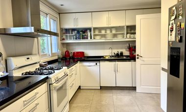 Sobre la laguna - Alquiler 4 dormitorios - La Isla Nordelta - Posibilidad amoblado.