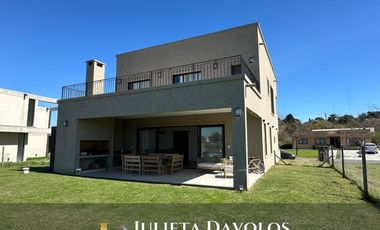 Casa a la laguna en Venta/Alquiler 6 Ambientes El Canton Barrio Norte