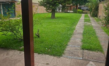 CASA CON AMPLIO LOTE DE 456 M2