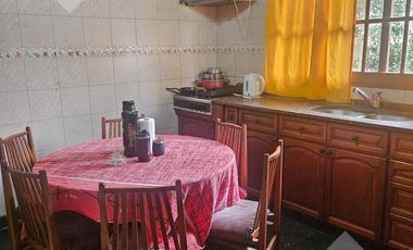 CASA CON AMPLIO LOTE DE 456 M2