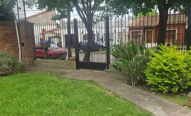 CASA CON AMPLIO LOTE DE 456 M2