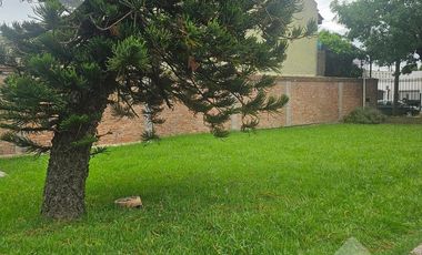 CASA CON AMPLIO LOTE DE 456 M2