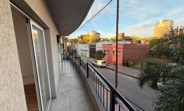 Departamento 2 ambientes en alquiler con cochera, Tigre centro