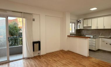 Departamento 2 ambientes en alquiler con cochera, Tigre centro