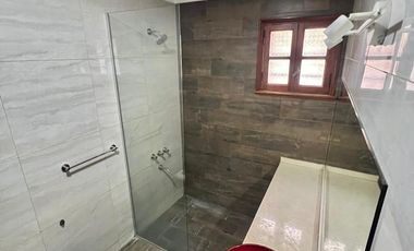 Casa en  ADROGUE EN EXCELENTE UBICACION