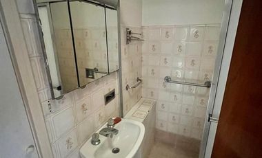Casa en  ADROGUE EN EXCELENTE UBICACION