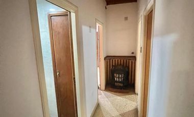 Casa en  ADROGUE EN EXCELENTE UBICACION