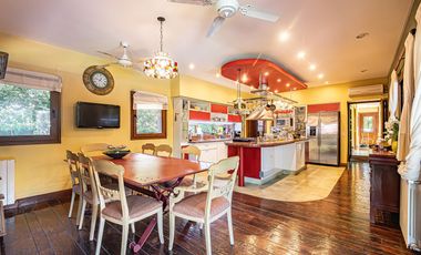 Exclusiva Casa de Categoría. 7 Ambientes, 5 Suites. Jardín, Pileta, Cocheras. Las Caletas - Nordelta