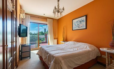 Exclusiva Casa de Categoría. 7 Ambientes, 5 Suites. Jardín, Pileta, Cocheras. Las Caletas - Nordelta