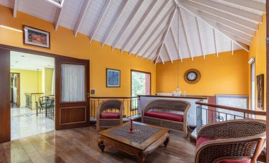 Exclusiva Casa de Categoría. 7 Ambientes, 5 Suites. Jardín, Pileta, Cocheras. Las Caletas - Nordelta