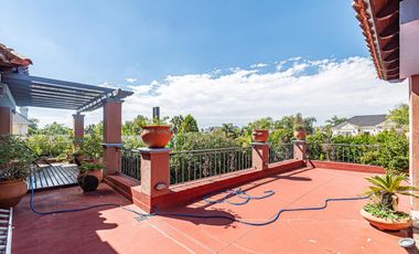 Exclusiva Casa de Categoría. 7 Ambientes, 5 Suites. Jardín, Pileta, Cocheras. Las Caletas - Nordelta