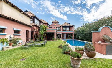 Exclusiva Casa de Categoría. 7 Ambientes, 5 Suites. Jardín, Pileta, Cocheras. Las Caletas - Nordelta