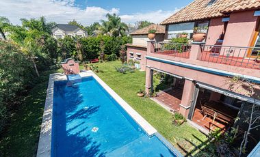 Exclusiva Casa de Categoría. 7 Ambientes, 5 Suites. Jardín, Pileta, Cocheras. Las Caletas - Nordelta