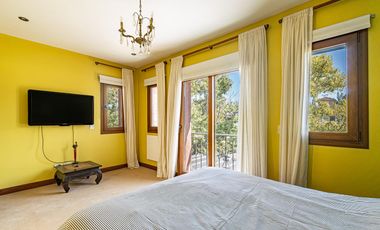 Exclusiva Casa de Categoría. 7 Ambientes, 5 Suites. Jardín, Pileta, Cocheras. Las Caletas - Nordelta