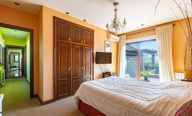 Exclusiva Casa de Categoría. 7 Ambientes, 5 Suites. Jardín, Pileta, Cocheras. Las Caletas - Nordelta