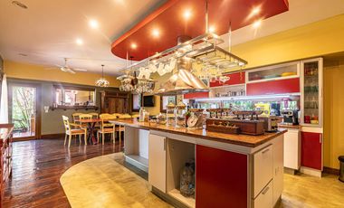 Exclusiva Casa de Categoría. 7 Ambientes, 5 Suites. Jardín, Pileta, Cocheras. Las Caletas - Nordelta