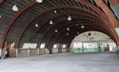 Excelente Deposito en Alquiler en Parque Ader