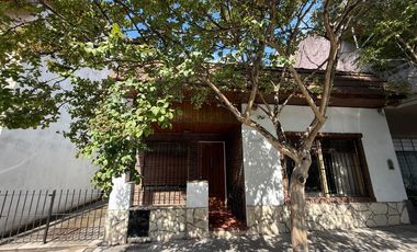 CASA VENTA FLORIDA 4 AMBIENTES PATIO APTO CRÉDITO