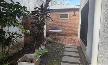 CASA VENTA FLORIDA 4 AMBIENTES PATIO APTO CRÉDITO