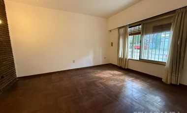 CASA VENTA FLORIDA 4 AMBIENTES PATIO APTO CRÉDITO