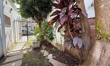 CASA VENTA FLORIDA 4 AMBIENTES PATIO APTO CRÉDITO