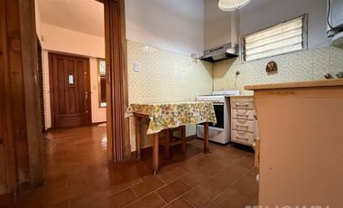 CASA VENTA FLORIDA 4 AMBIENTES PATIO APTO CRÉDITO