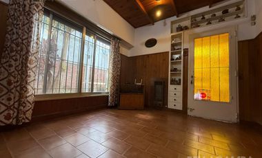 CASA VENTA FLORIDA 4 AMBIENTES PATIO APTO CRÉDITO