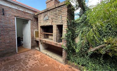 CASA VENTA FLORIDA 4 AMBIENTES PATIO APTO CRÉDITO