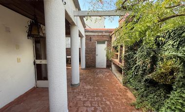 CASA VENTA FLORIDA 4 AMBIENTES PATIO APTO CRÉDITO