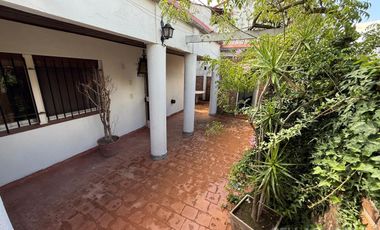 CASA VENTA FLORIDA 4 AMBIENTES PATIO APTO CRÉDITO