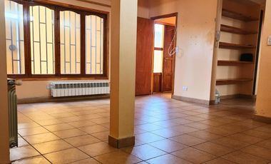 Amplia casa de 3 dormitorios en alquiler