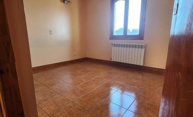Amplia casa de 3 dormitorios en alquiler