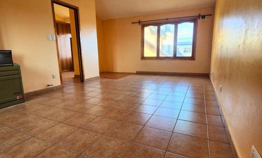 Amplia casa de 3 dormitorios en alquiler