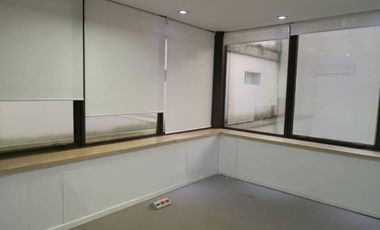 Oficina en alquiler lista para entrar sobre Av 9 de julio