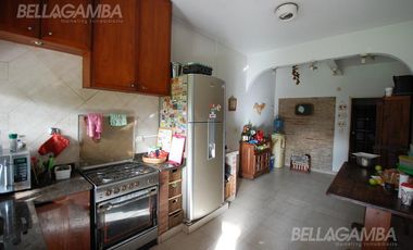 CASA CHALET VENTA FLORIDA 5 AMBIENTES