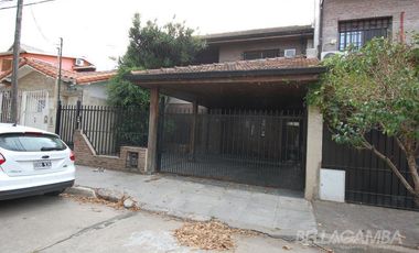 CASA CHALET VENTA FLORIDA 5 AMBIENTES
