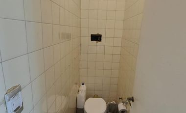 Local en alquiler. 42 mts. Apto todo rubro. Zona outlets. Aguirre al 700. Villa Crespo