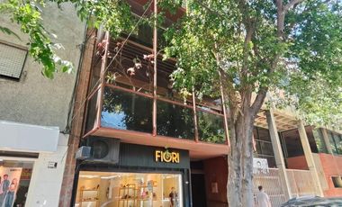 Local en alquiler. 42 mts. Apto todo rubro. Zona outlets. Aguirre al 700. Villa Crespo