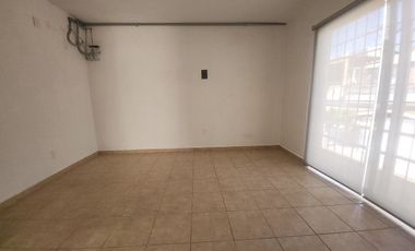 Casa con local en venta, con uso de suelo mixto tipo C