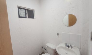 Casa con local en venta, con uso de suelo mixto tipo C