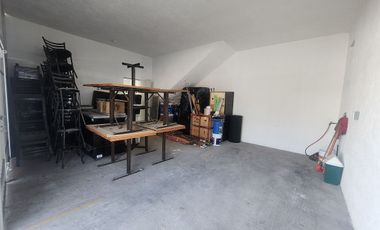 Casa con local en venta, con uso de suelo mixto tipo C