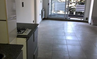 Amplio y luminoso monoambiente de 45 m2 en alquiler