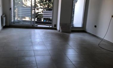 Amplio y luminoso monoambiente de 45 m2 en alquiler