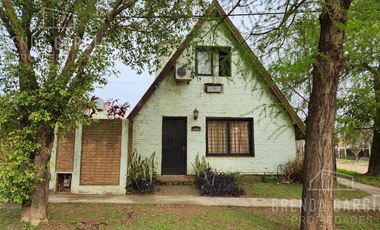 Casa En 2 Plantas En Venta En Colon Entre Ríos.