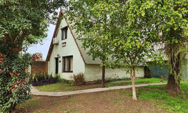 Casa En 2 Plantas En Venta En Colon Entre Ríos.