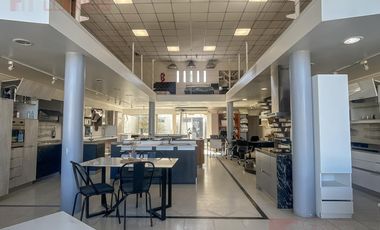 Local en Venta en Lujan, Av. Carlos Pellegrini Lujan