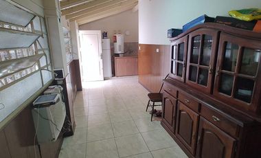 Excelente Chalet, Platanos