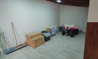 Excelente Chalet, Platanos